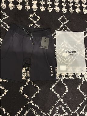 Bandit Men’s Running Half Tight’s - Solite 5 Pocket size Medium. Brand new.